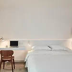 So Hotel