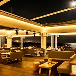 Ξενοδοχείο So 4*