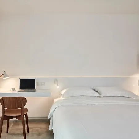 So Hotel