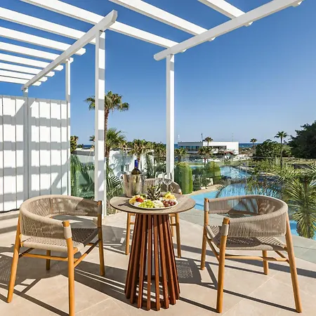 So 4* أيا نابا